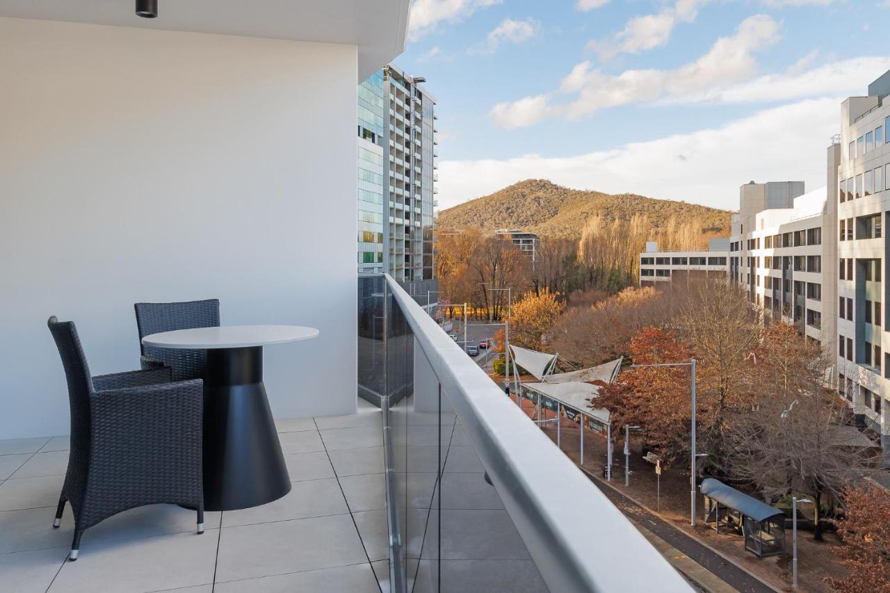 Meriton Suites Canberra Buitenkant foto